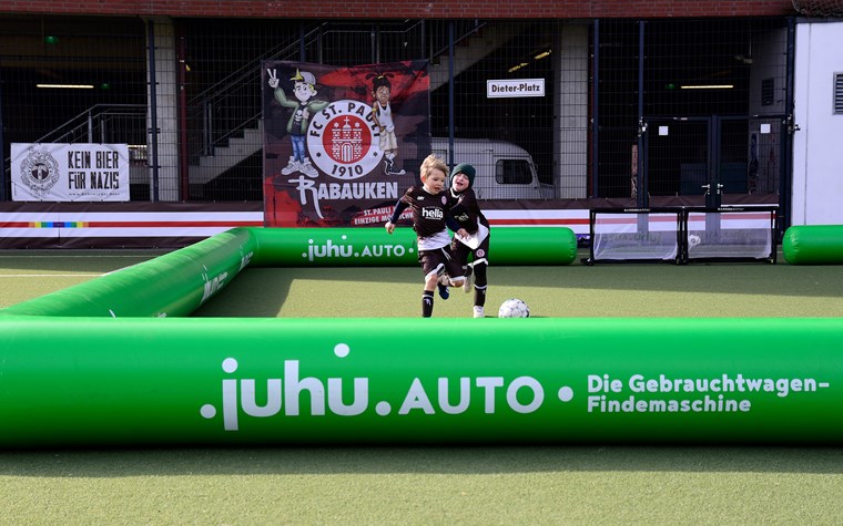 Drittes JuhuAuto Family Fußballcamp mit den Rabauken erfolgreich