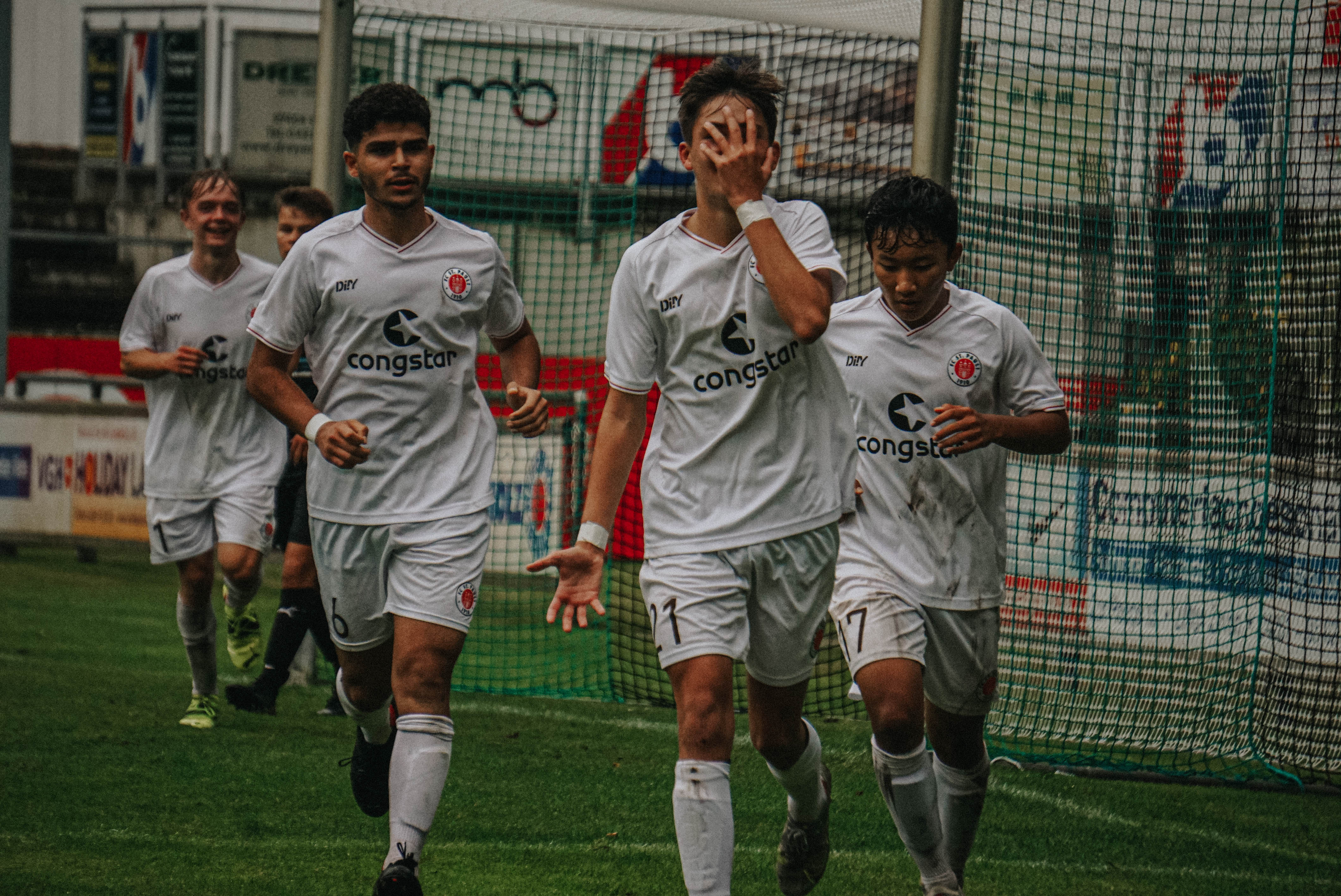 Im letzten Spiel hatte die U16 viel Grund zum Jubeln - gegen den ETV wollen die St. Paulianer nachlegen.