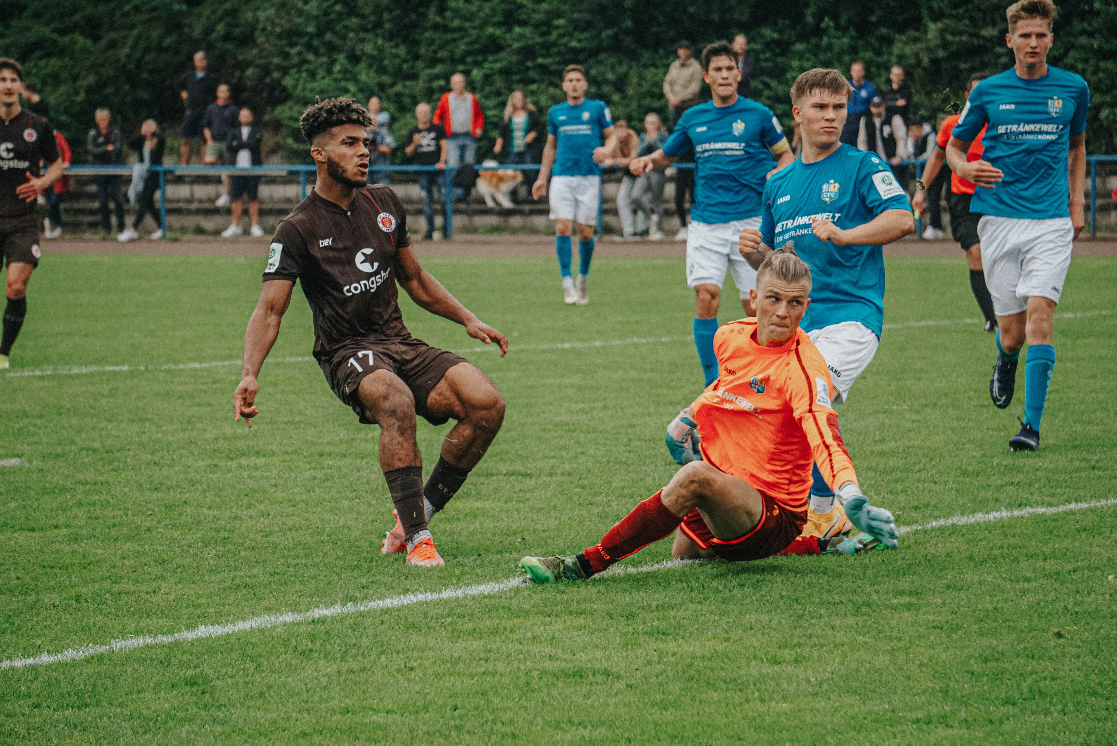 Der passt! Justin Seven guckt seinem Schuss zum zwischenzeitlichen 2:0 gegen Chemnitz hinterher.