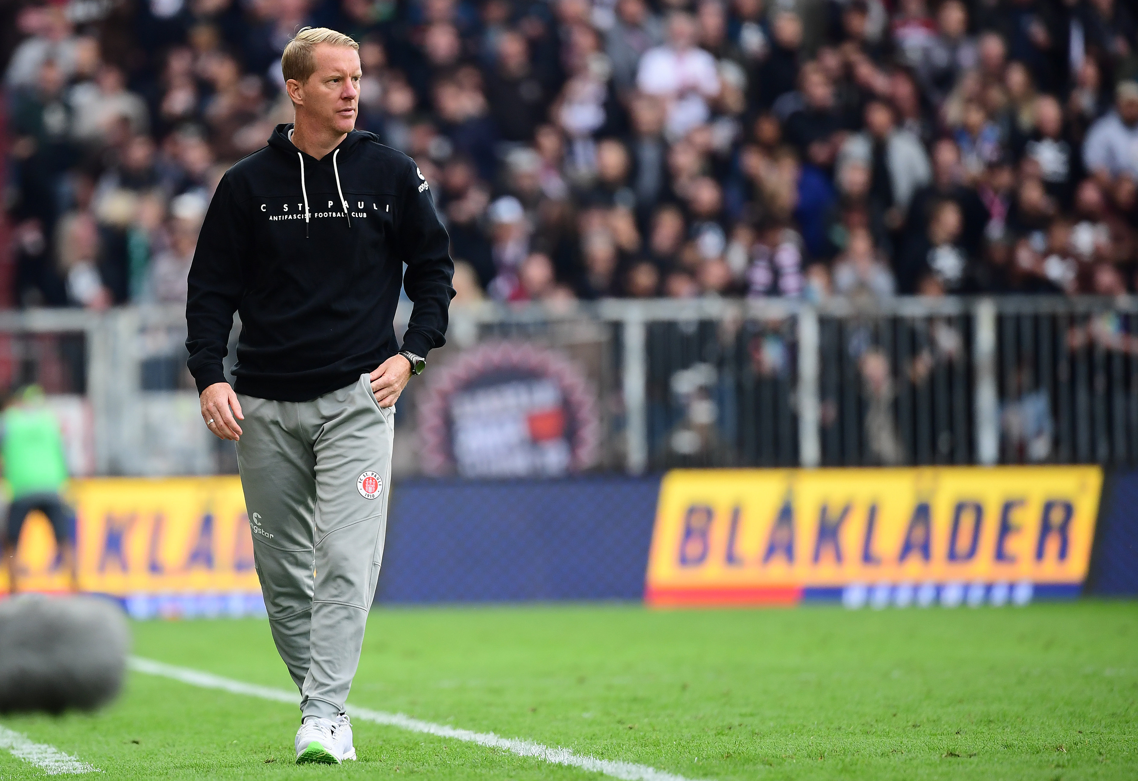 Nach vier Siegen in Folge am Millerntor soll es auch auswärts mal wieder mit drei Punkten klappen. Zuletzt holte die Elf von Trainer Timo Schultz im April beim 3:1 in Aue drei Zähler.