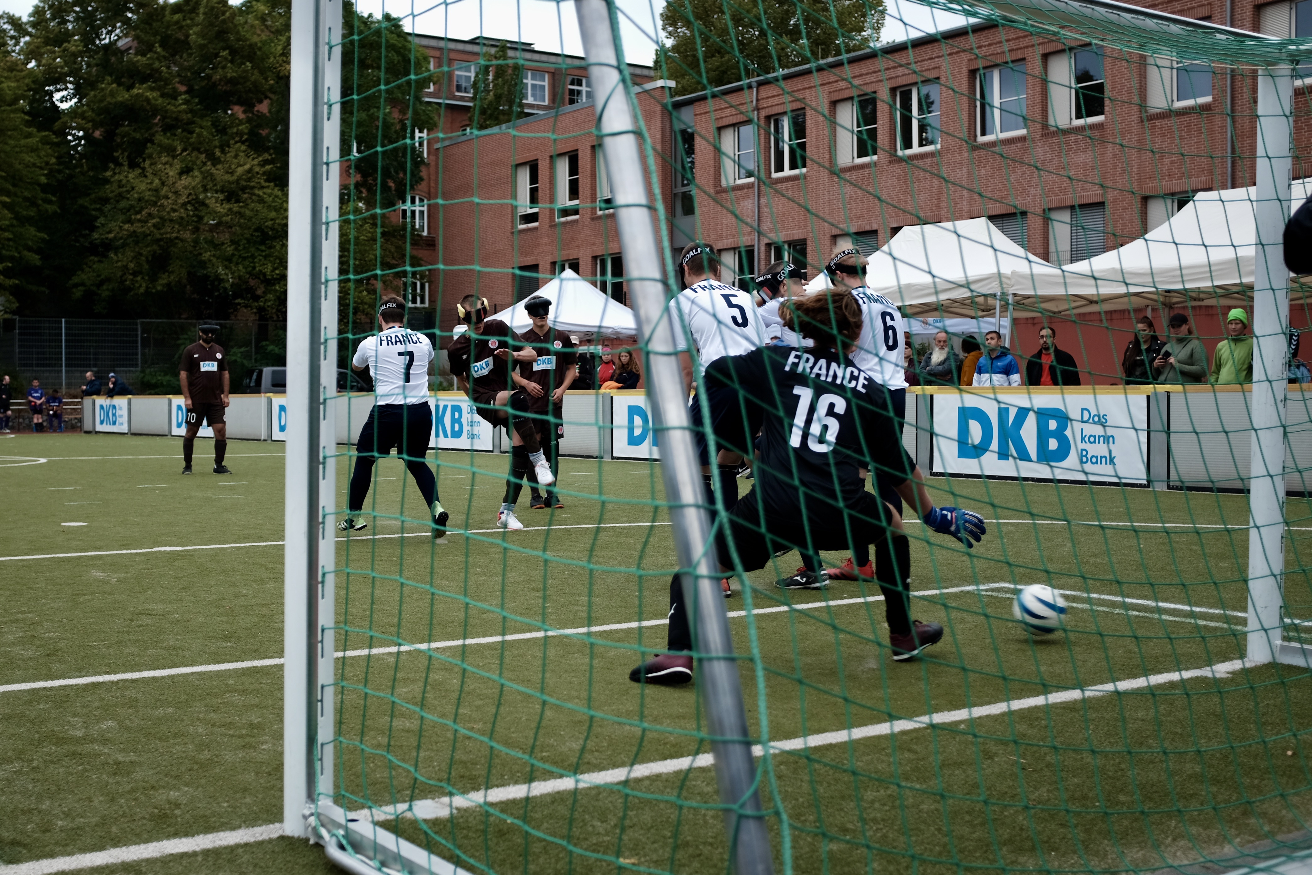 Rasmus Narjes erzielt im Halbfinale gegen Frankreichs U23 den Treffer zum 1:0.