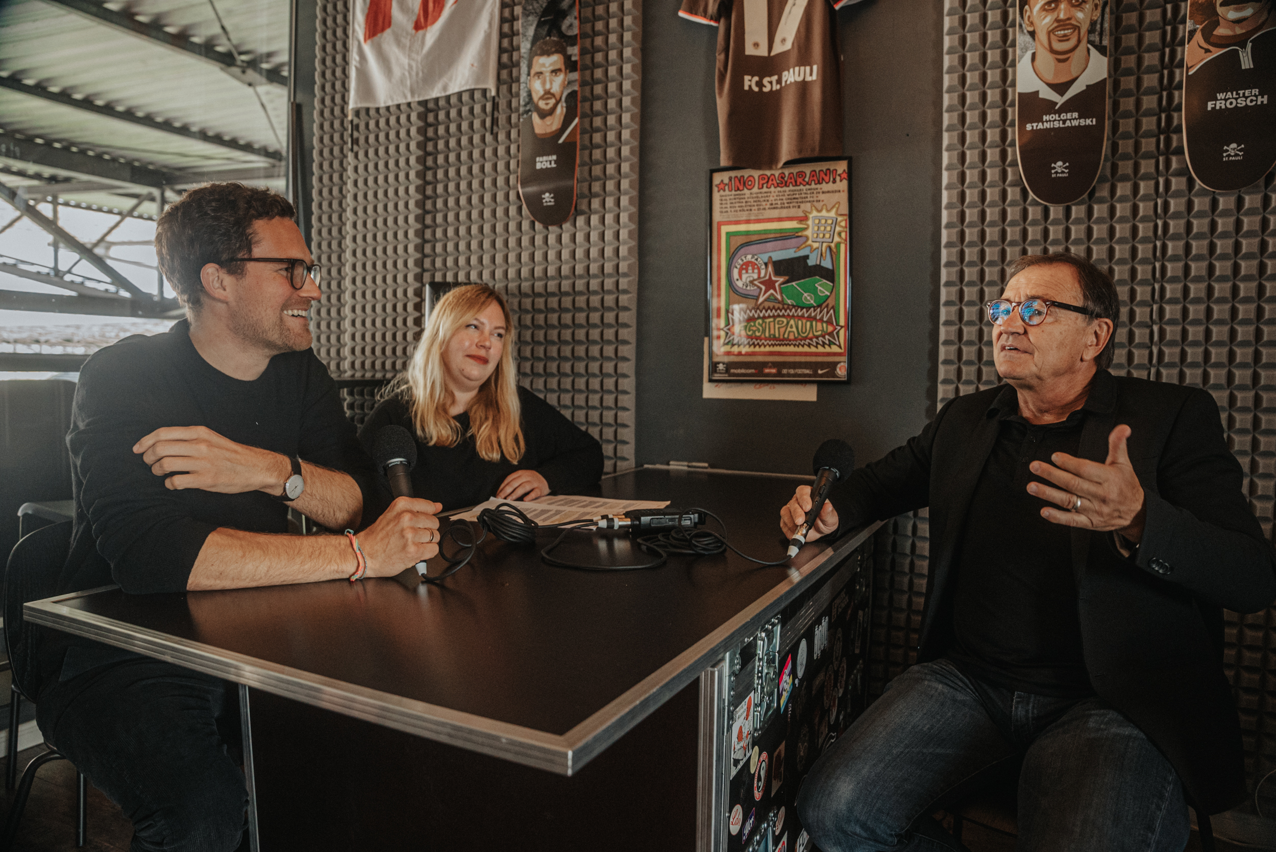 V.l.n.r.: Jakob Berndt, Silvia Follmann und Ewald Lienen.