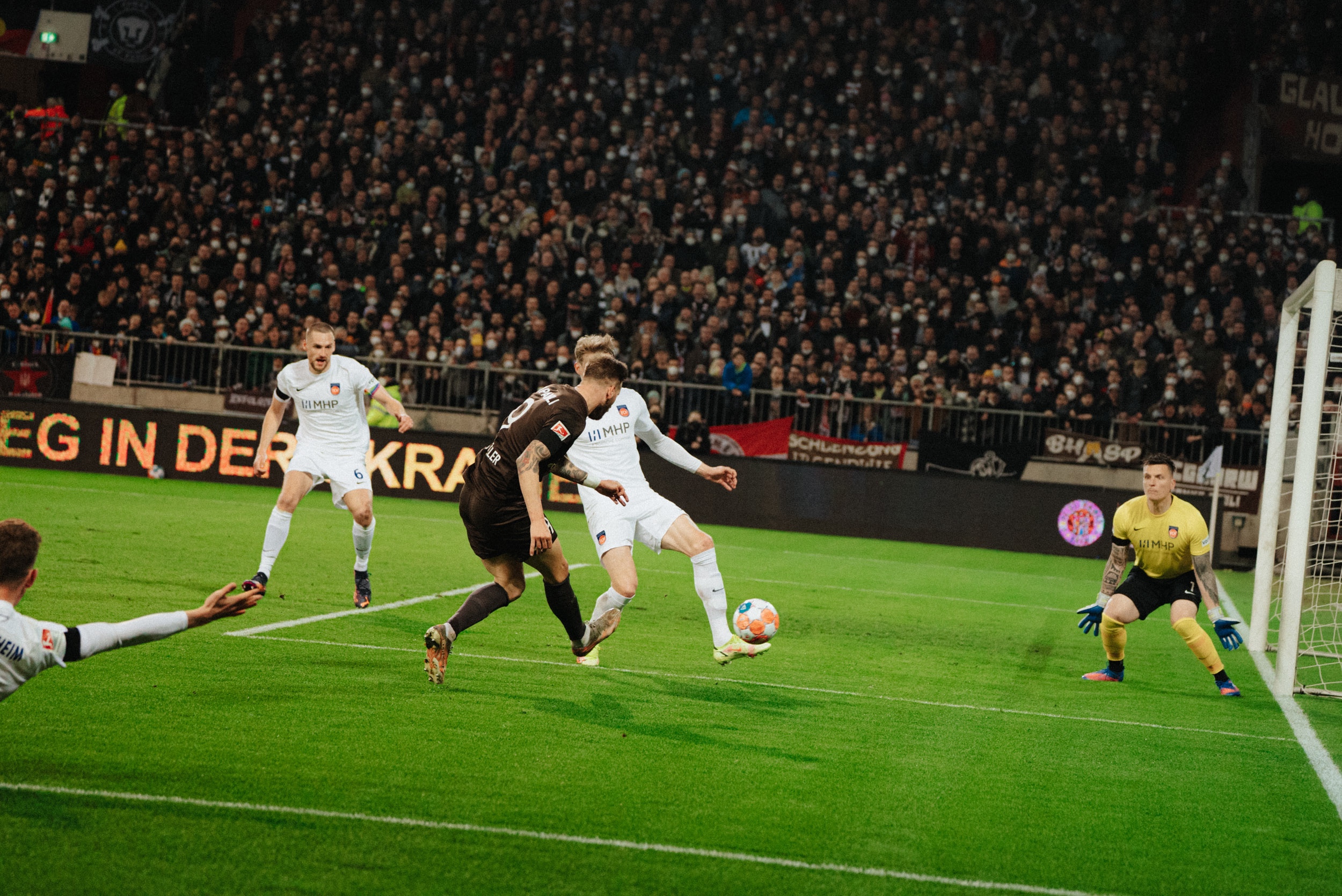 Guido Burgstaller is denied by Heidenheim keeper Kevin Müller from a tight angle in the 37th minute.