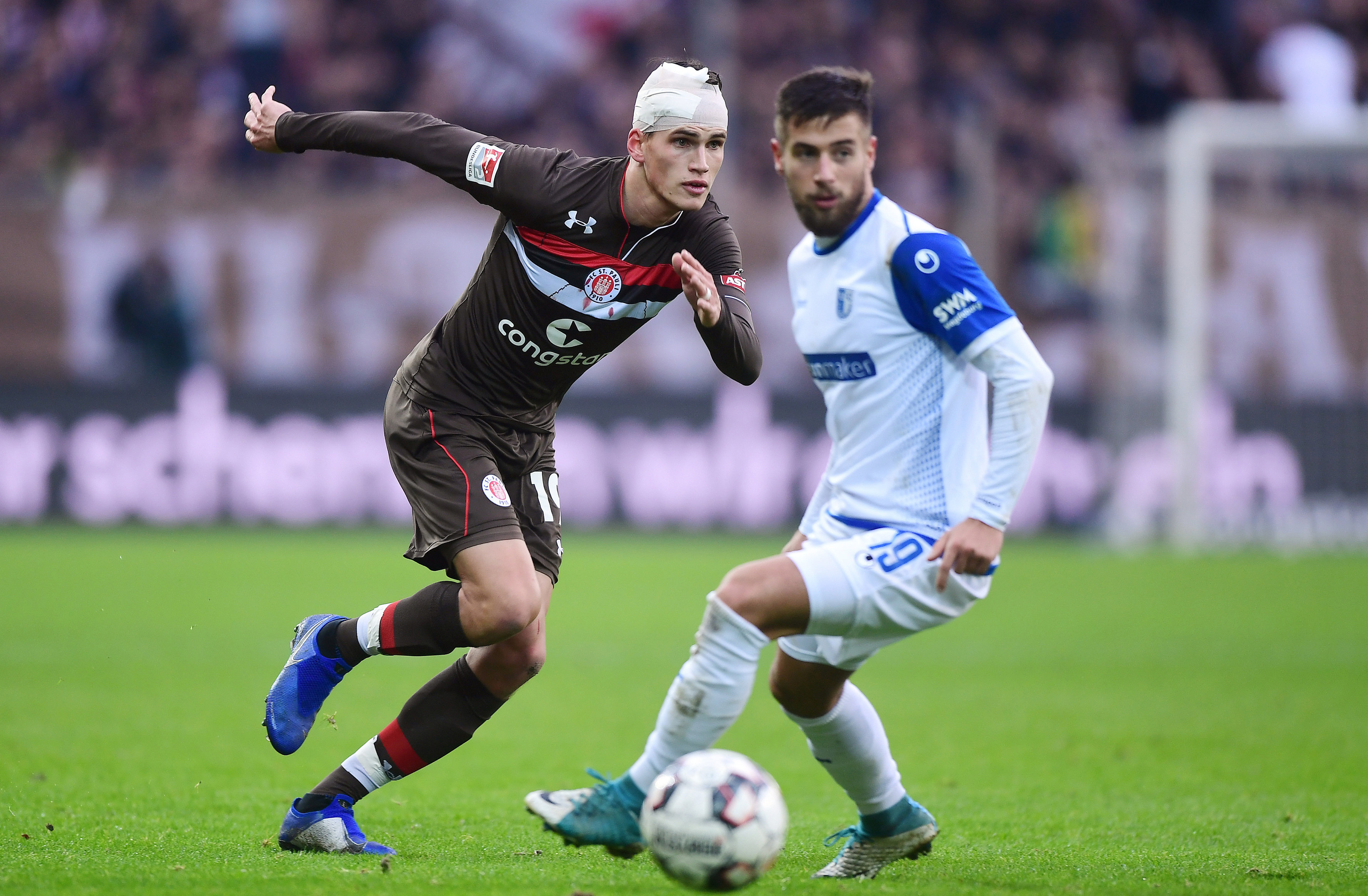 Luca Zander mit Kopfverband beim 4:1-Heimsieg gegen den 1. FC Magdeburg.