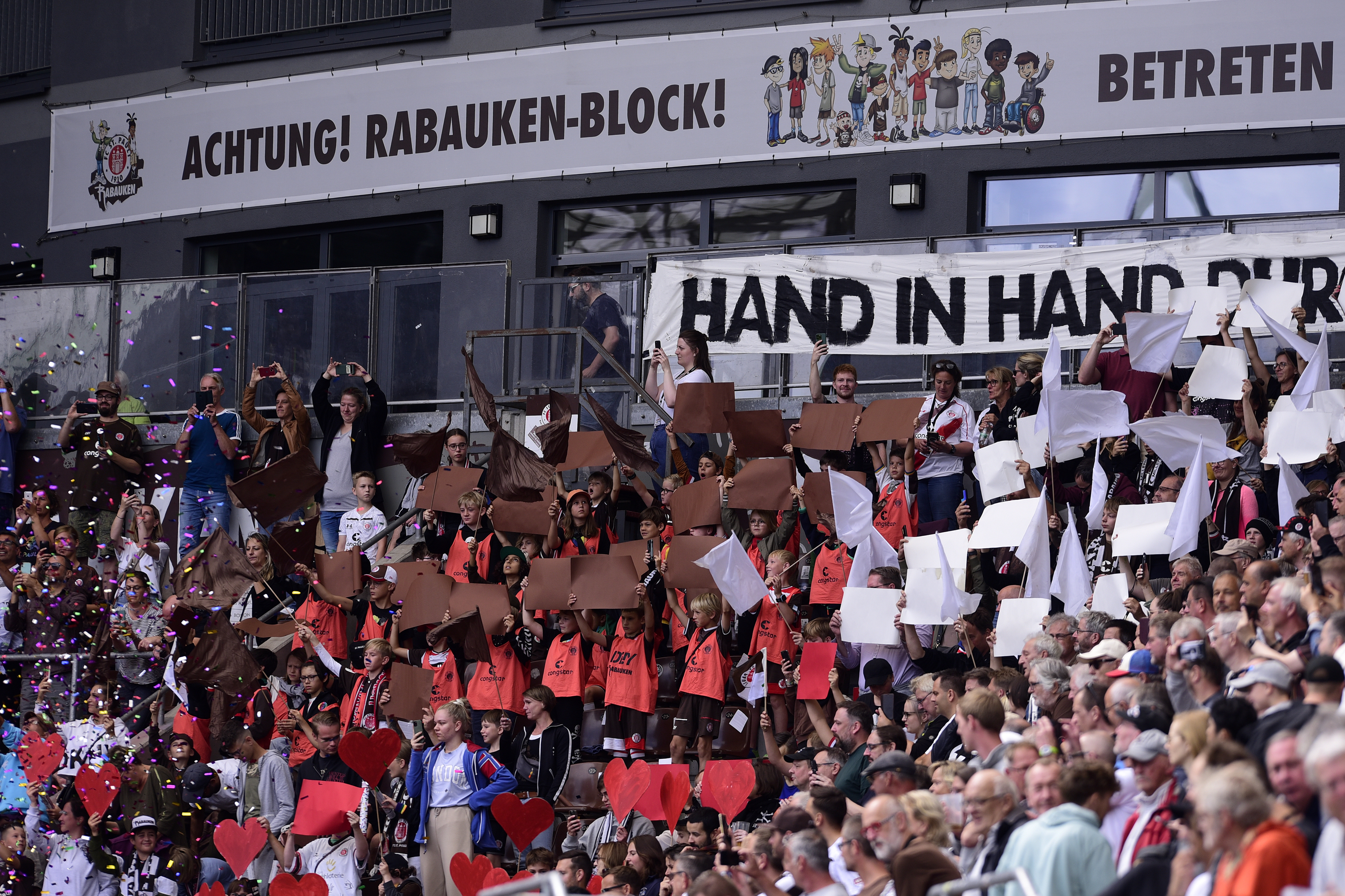 Choreo im Rabauken-Block: Hand in Hand durch die Saison 23/24