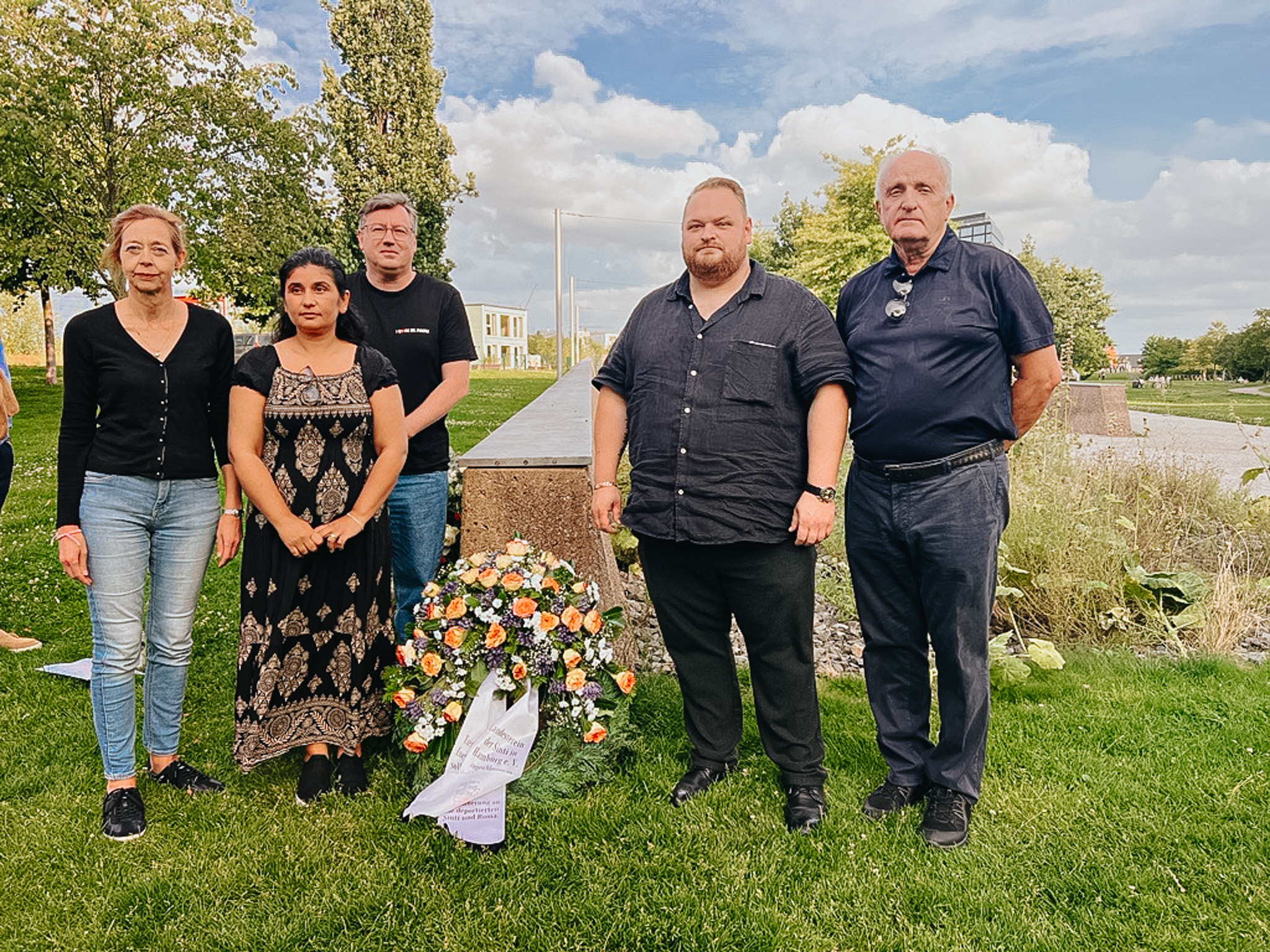 Natascha Clasen, Viola Horváthová, René Born, Arnold Weiß und Jochen Winand bei der Gedenkveranstaltung.