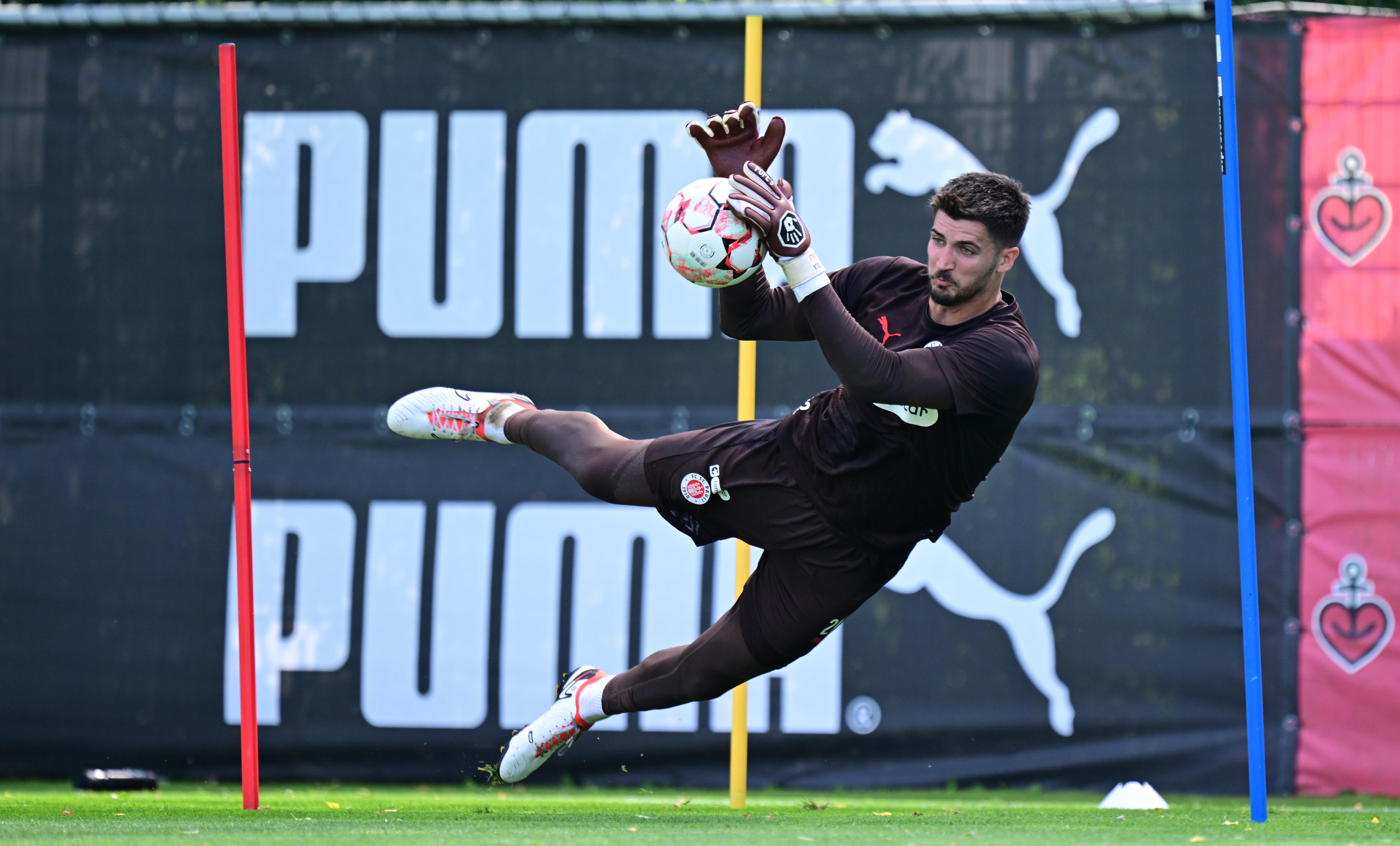 Nikola Vasilj (hier im Training am Dienstag) war beim 3:0-Erfolg gegen Europa-League-Sieger Atalanta Bergamo ein starker Rückhalt, auch dank seiner Paraden stand am Ende die Null.