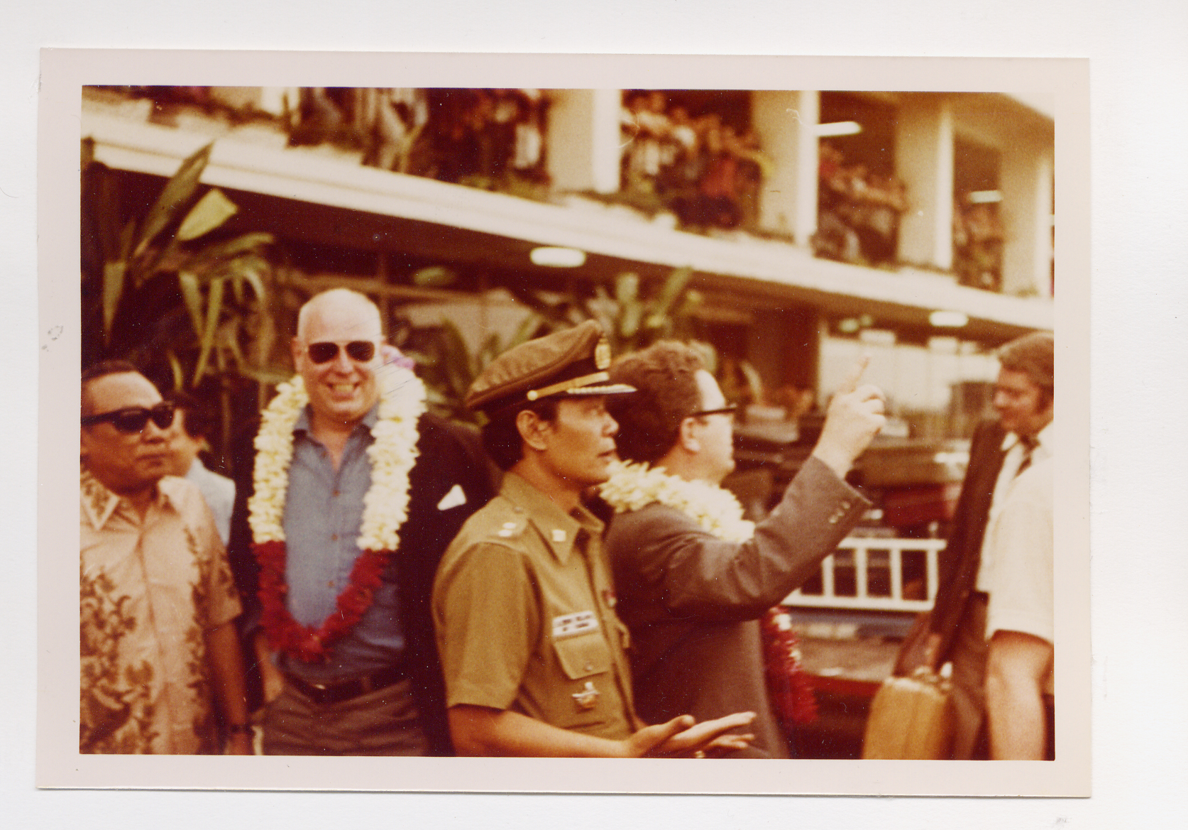 Präsident Ernst Schacht (2.v.l.) bei der Ankunft in Jakarta