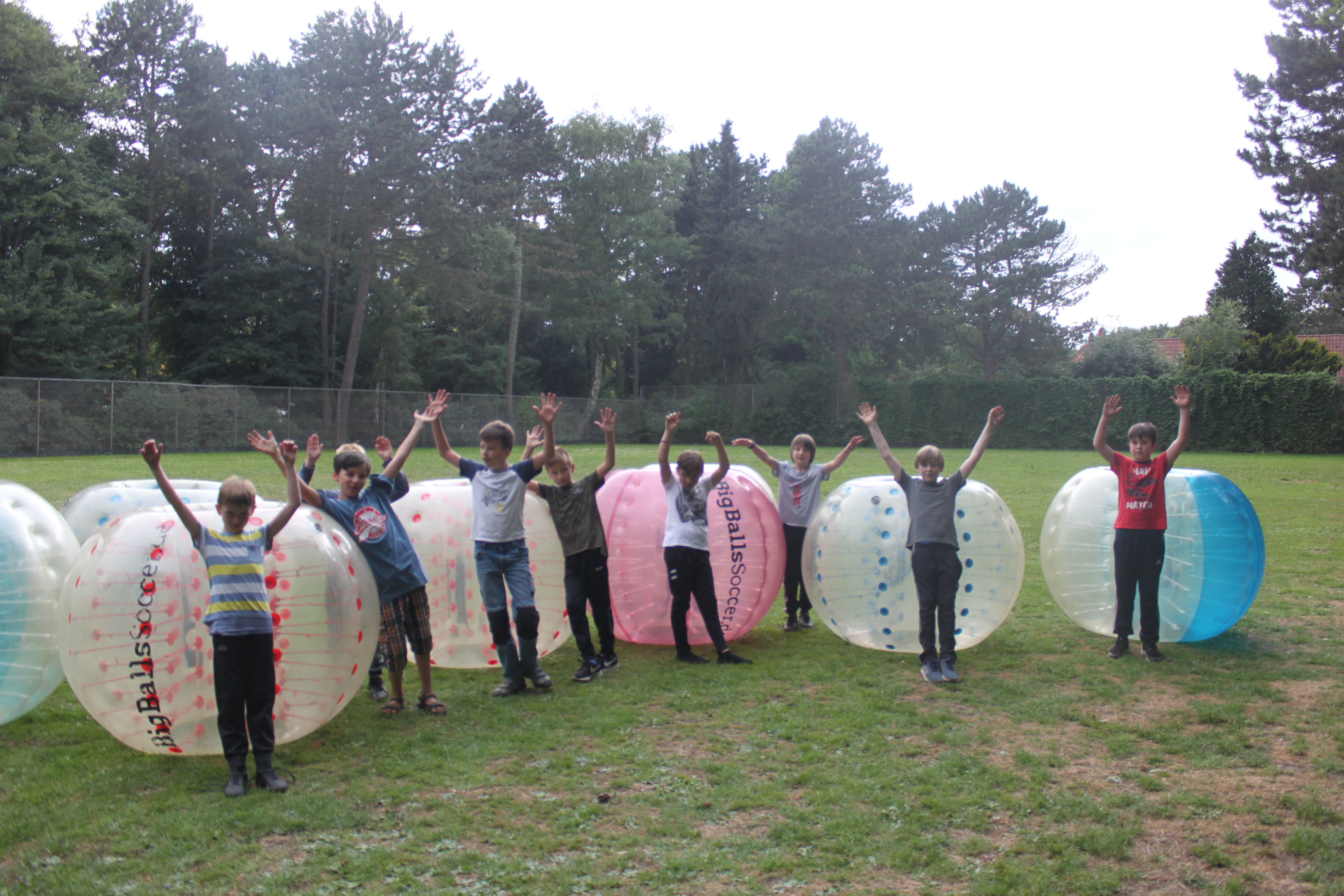 Die Rabauken beim Big-Ball-Soccer