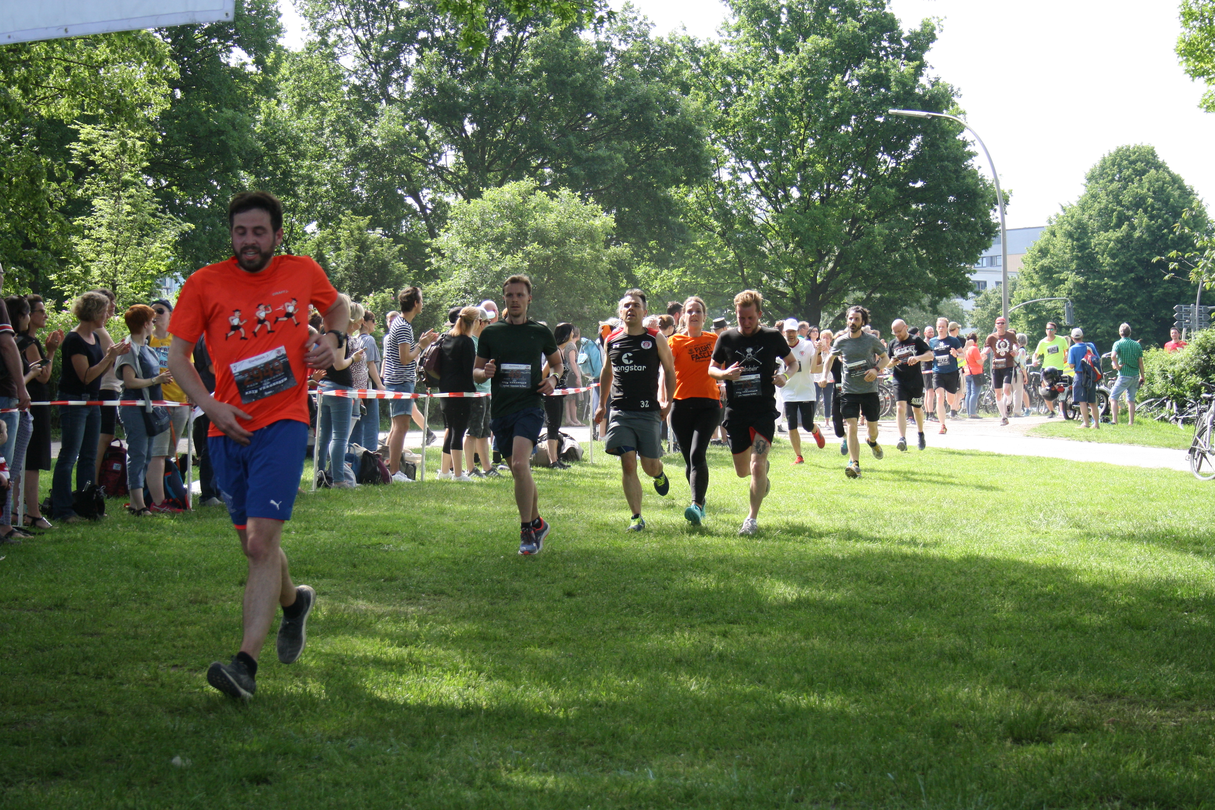 Beim 8. Lauf gegen Rechts ging es am 2. Juni 2019 zuletzt linksrum um die Alster.