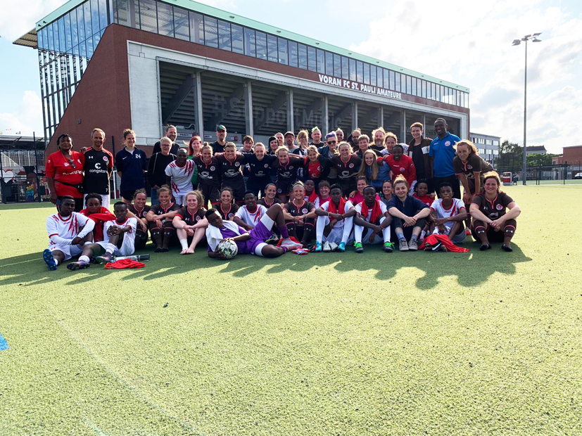 Am Wochenende wird wieder gemeinsam Fußball gespielt.