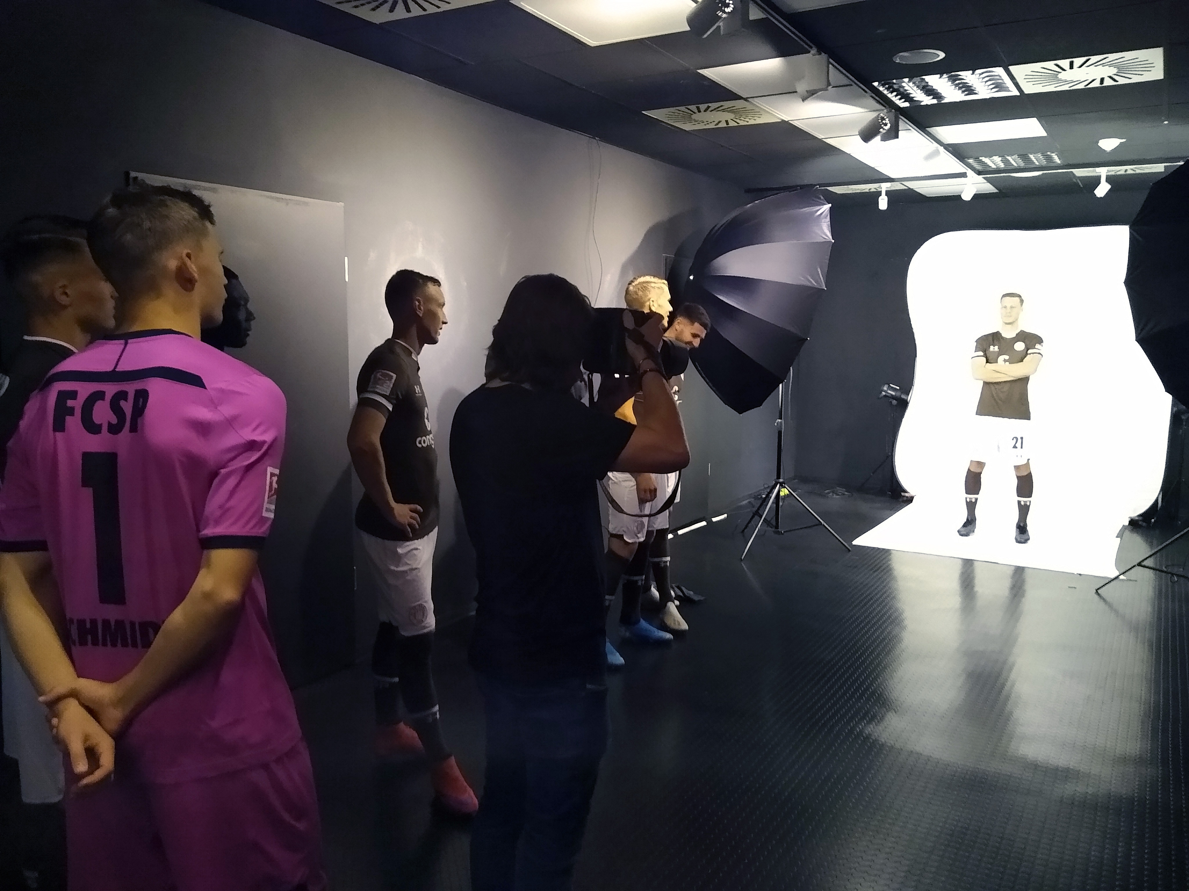 Unsere Neuzugänge beim DFL-Shooting in der Mixed Zone.