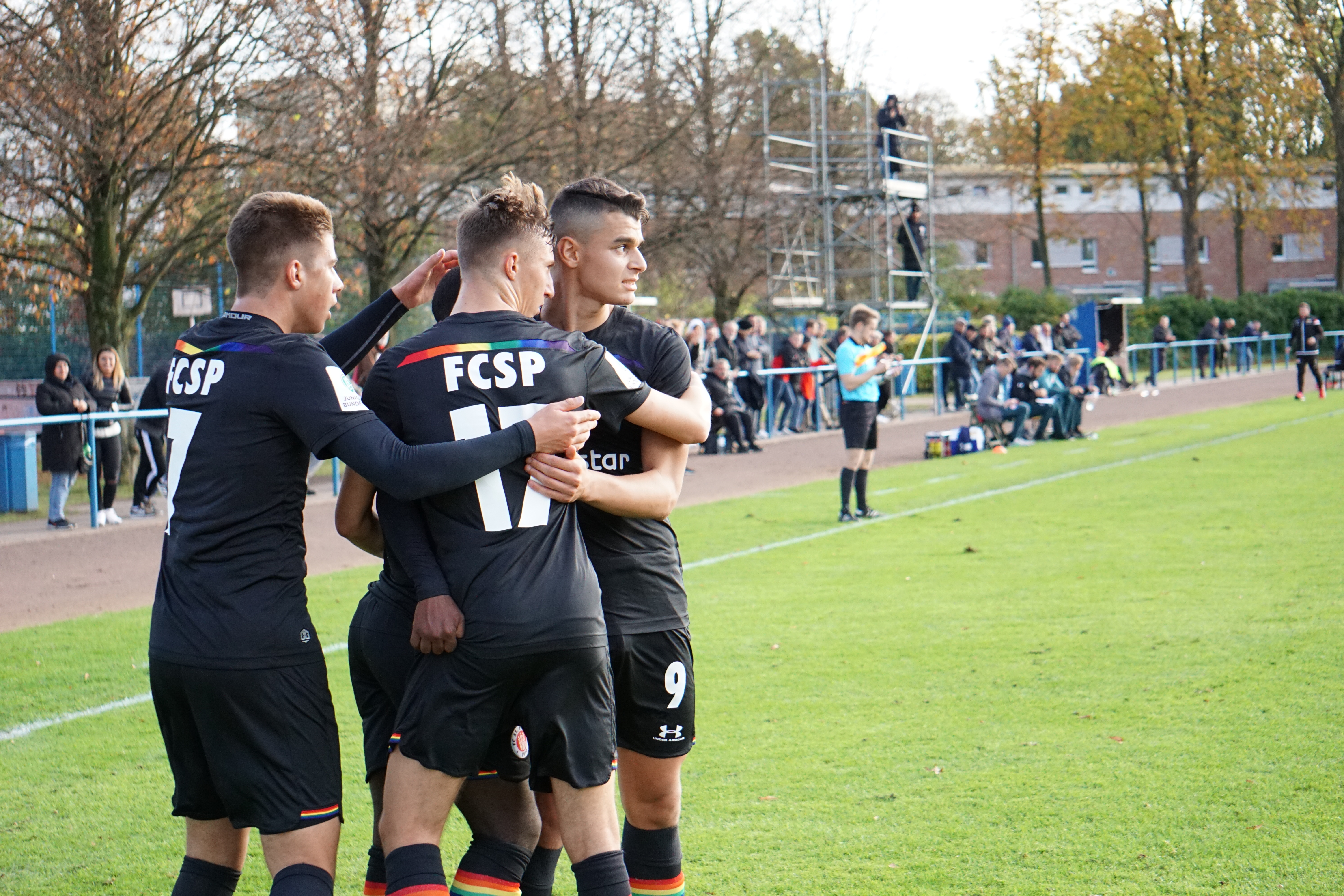 Voller Fokus! Die U19 will auch im Derby gegen die "Rothosen" wieder jubeln.