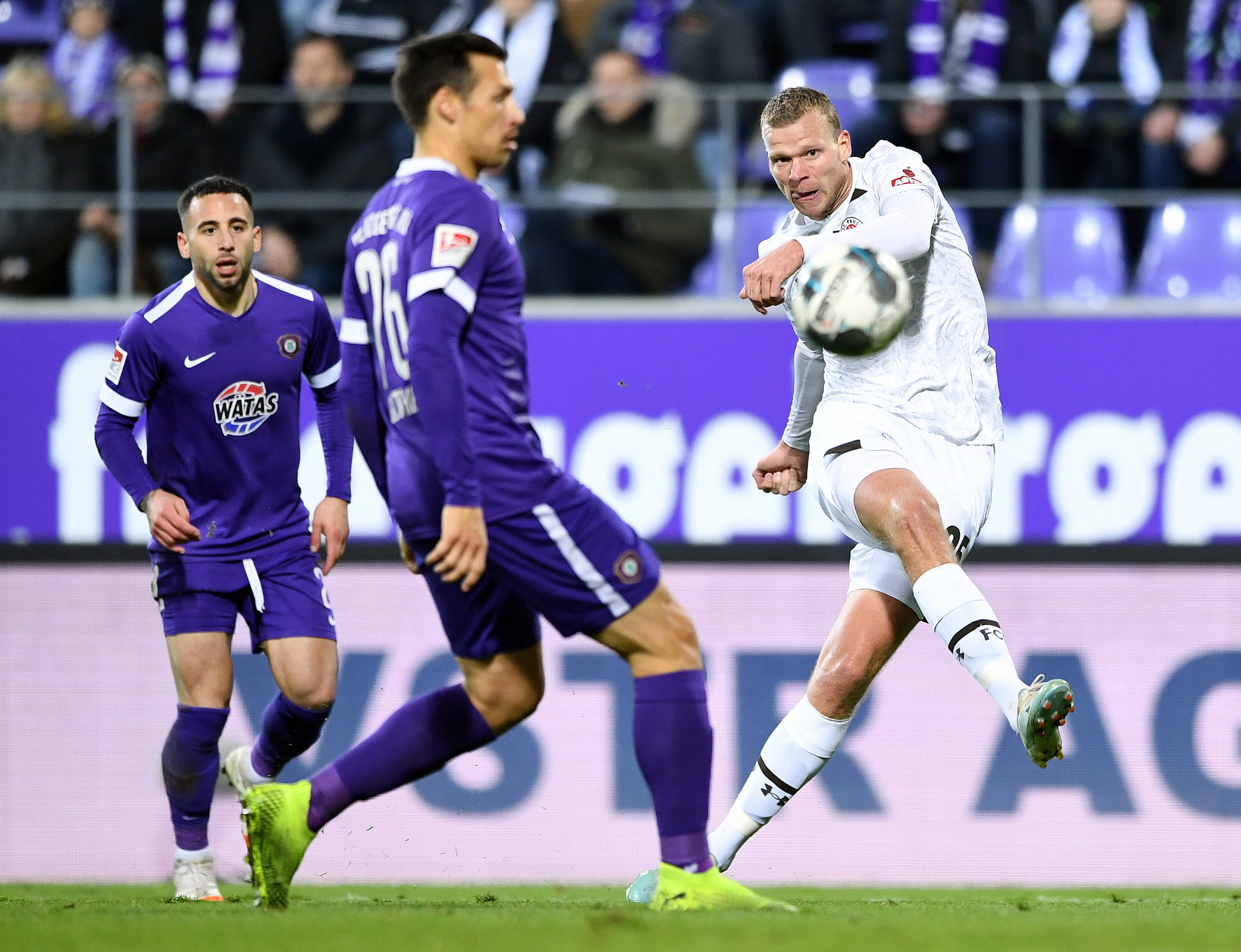 Henk Veerman scores his first league goal in 11 months on his return to the starting lineup.