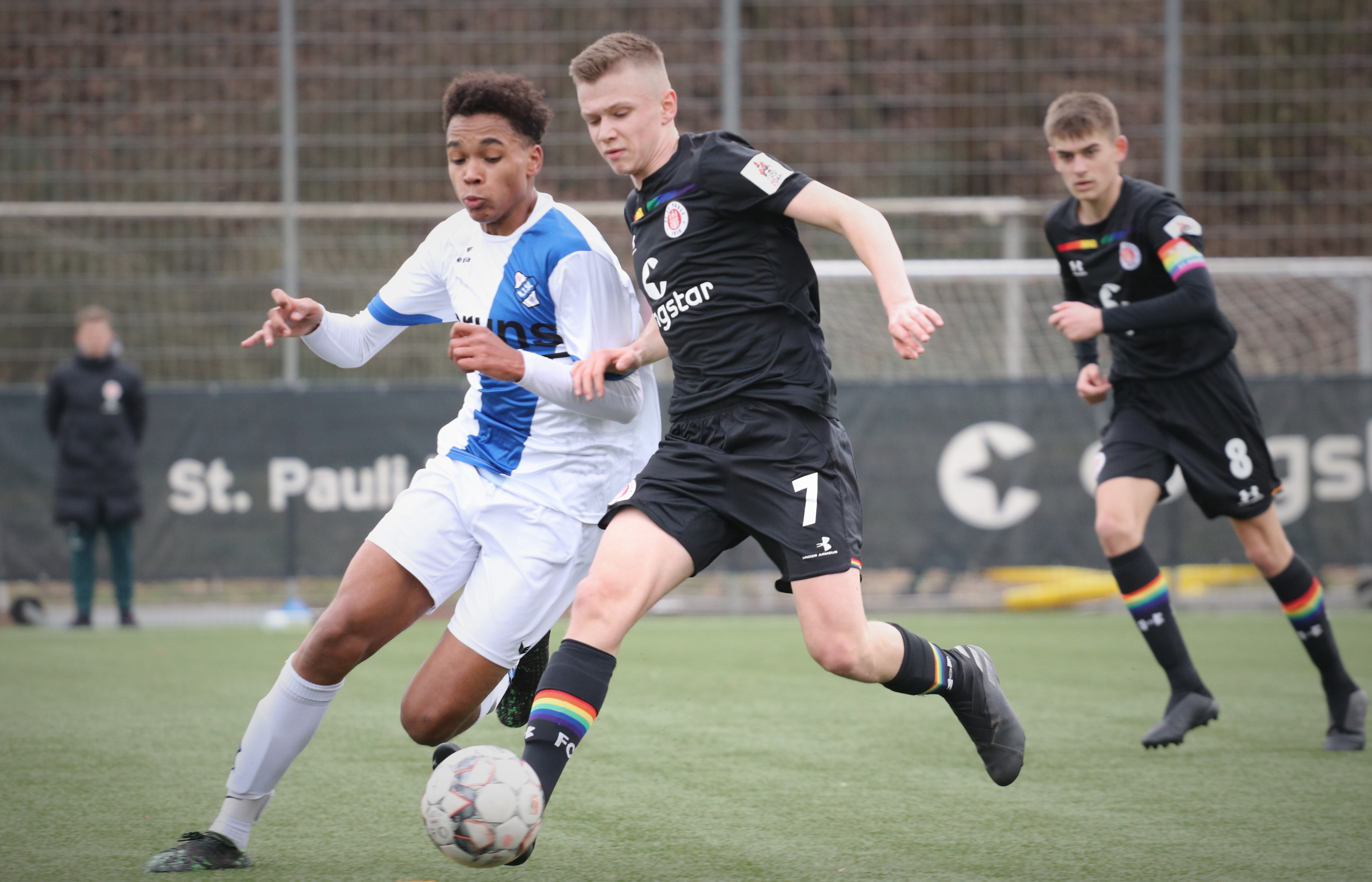 Felix Boelter und die U15 sind am Sonntag bei Überraschungsteam Blumenthaler SV zu Gast. Foto: Marius Jendrzej