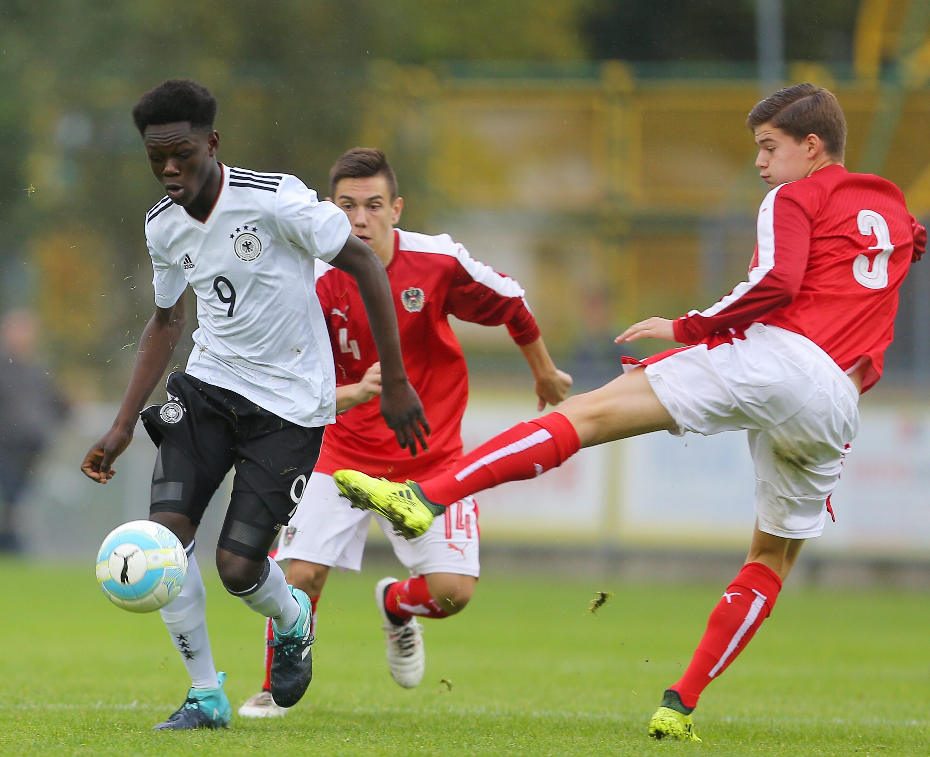 Berkay Dogan (r.) in einem Testspiel mit der ÖFB-U17 gegen Deutschland im Jahr 2017.