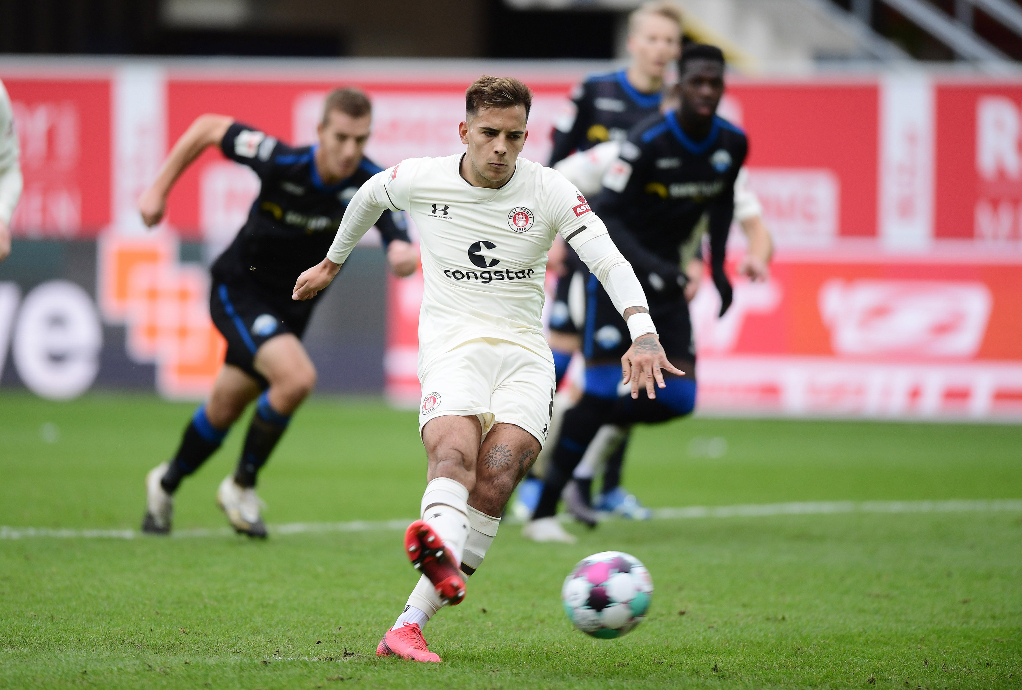 After scoring from the spot against Nürnberg and Darmstadt, Rodrigo Zalazar was denied by Paderborn's Leopold Zingerle today.