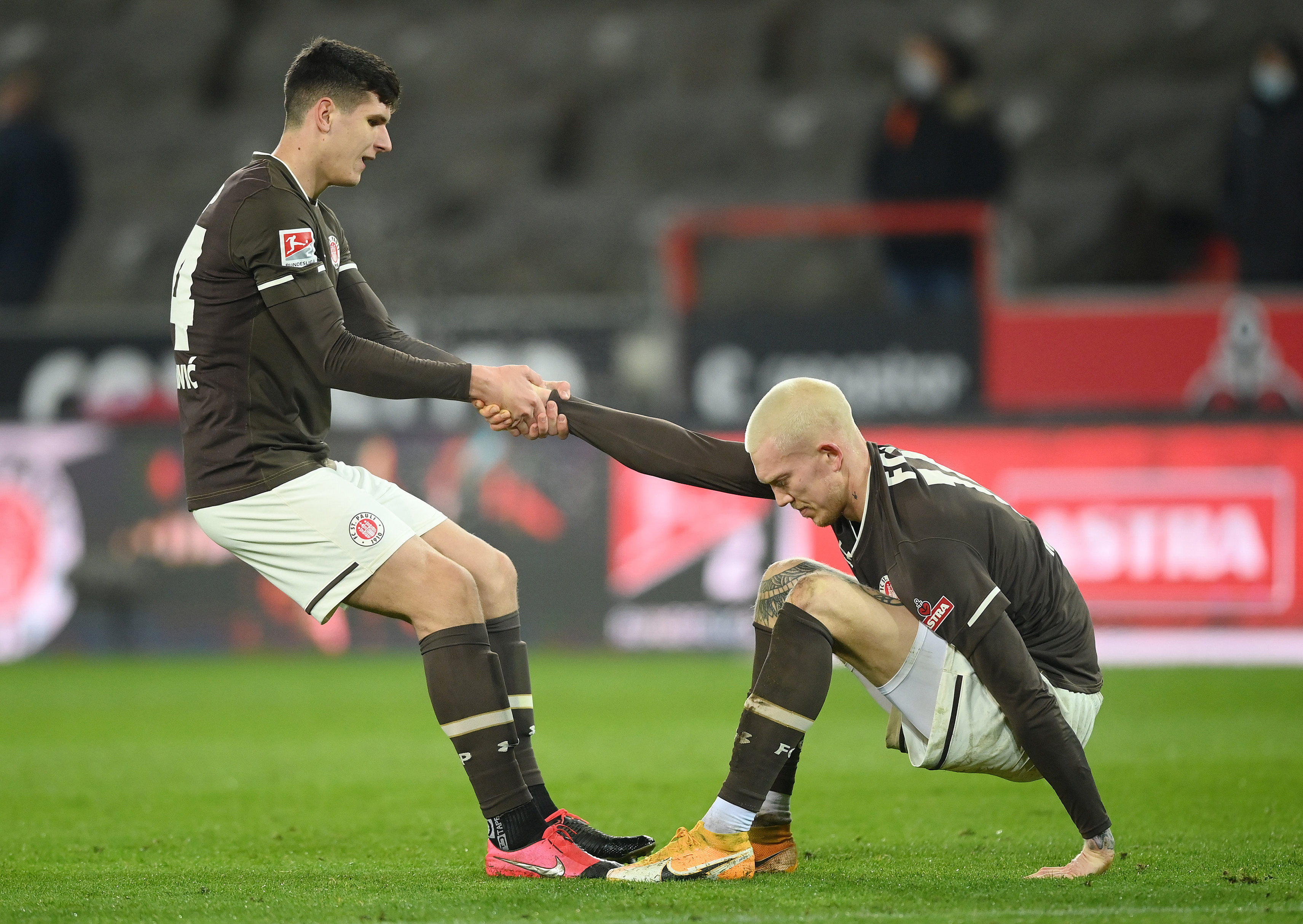 Könnten gemeinsam auf Torejagd gegen Düsseldorf gehen - Igor Matanovic (li.) und Simon Makienok (re.).